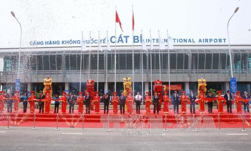 Máy bay Vietnam Airlines, Vietjet khai trương sân bay Cát Bi